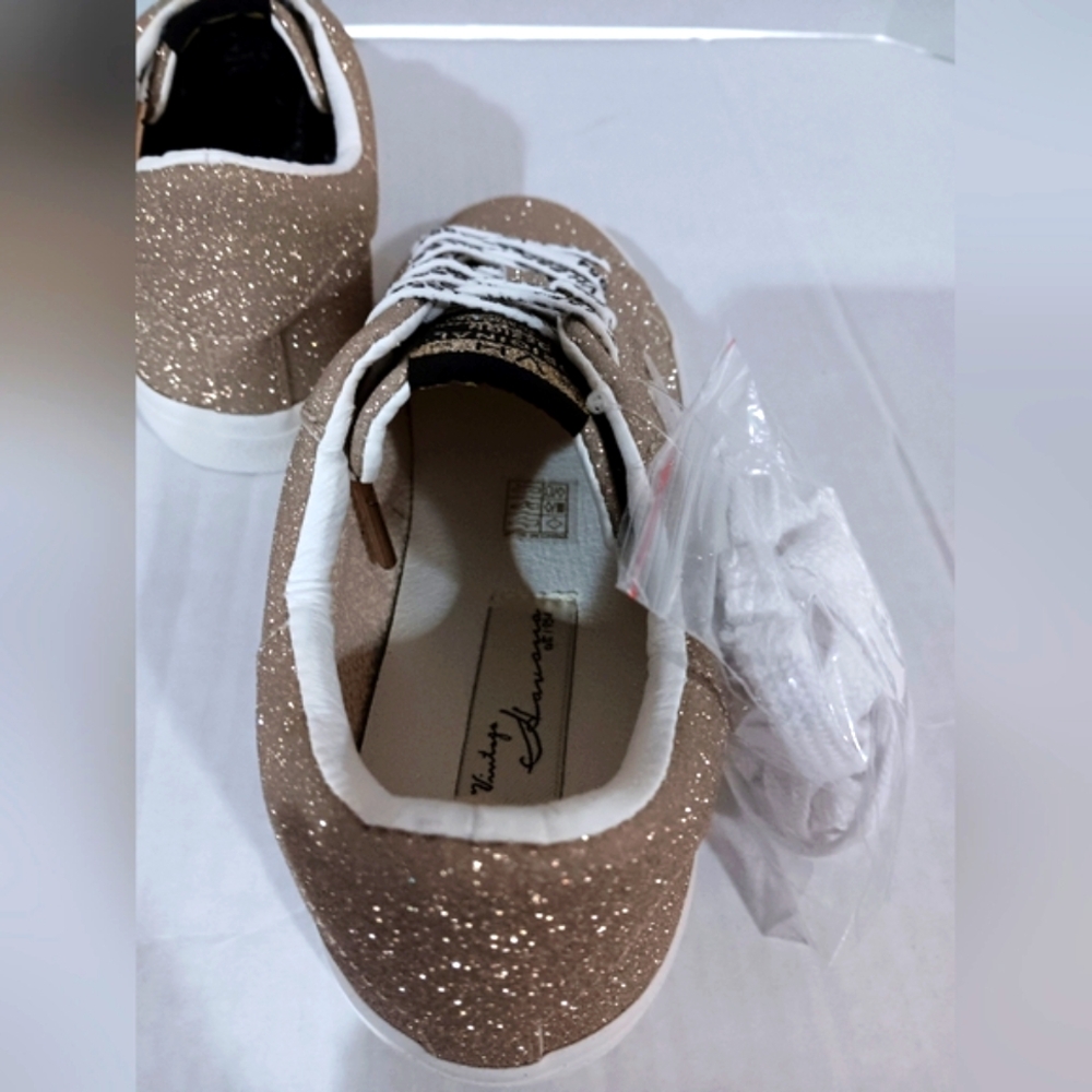 Vintage Havana Women's (Size 7.5) Gold Distressed Suede Fashion Sneakers (NWOT) - Picture 6 of 10